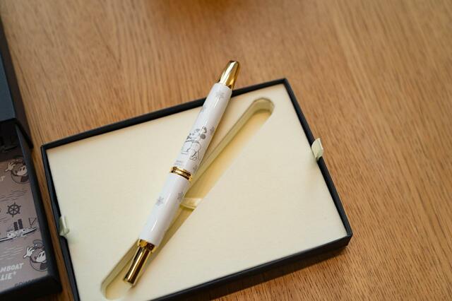 キャップレス万年筆|57,200円|銀座 伊東屋「ディズニー100周年」グッズ