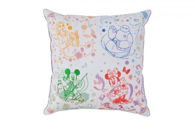 クッション 2600円｜縦約42×横約42cm｜東京ディズニーリゾート・アプリ、ギャグファクトリー／ファイブ･アンド･ダイム