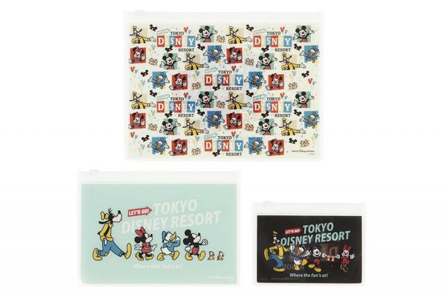 スライドジップケースセット 1,200円｜東京ディズニーリゾート 満面のスマイルのミッキーたちがデザインされたグッズ｜販売店舗：東京ディズニーランド「グランドエンポーリアム」、東京ディズニーシー「フィガロズ・クロージアー」｜発売日：2024年4月25日（木）
