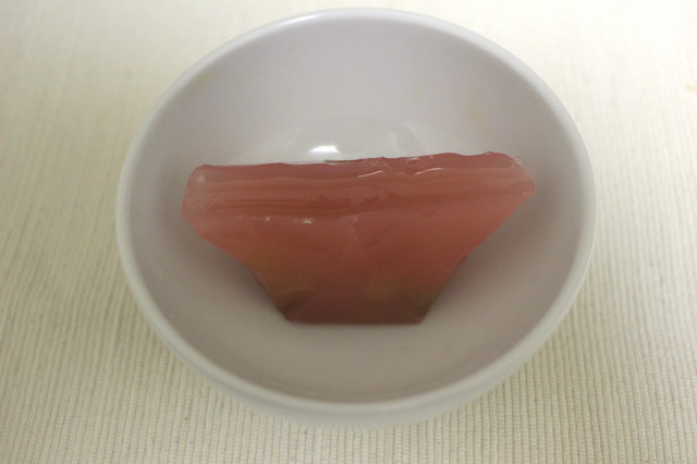 ぷるんとした食感は、羊かんならでは。