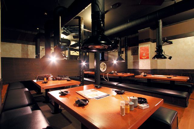 【関西】セルフ鶏焼の名店／【元町】やぶ家 元町店　 店舗内観