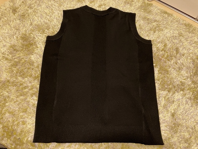 【ワークマン 動きFIT ニットゴルフベスト】ゆったりしていて着心地が良さそうです