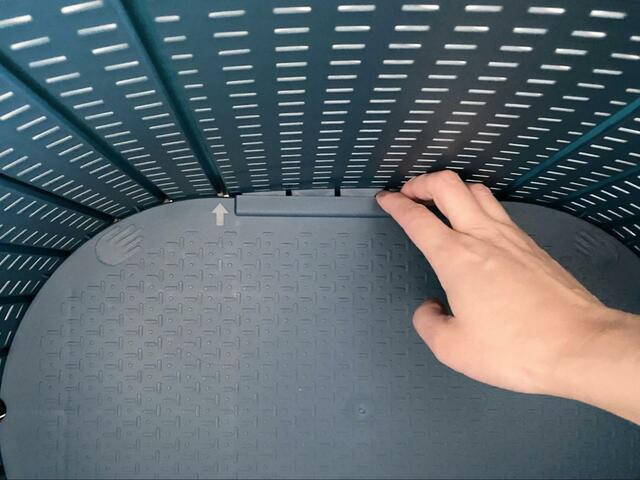 【seiei（セイエイ）のランドリーバスケット】畳み方：まずは底を外します