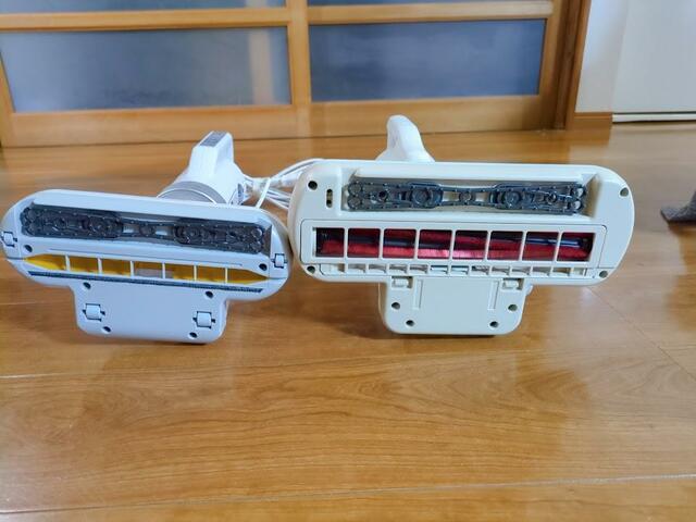 【アイリスオーヤマ 布団クリーナー ハイパワー FCA-22H-C（右）】従来品（左）より一回り大きく、ヘッド幅は5cmワイドに！