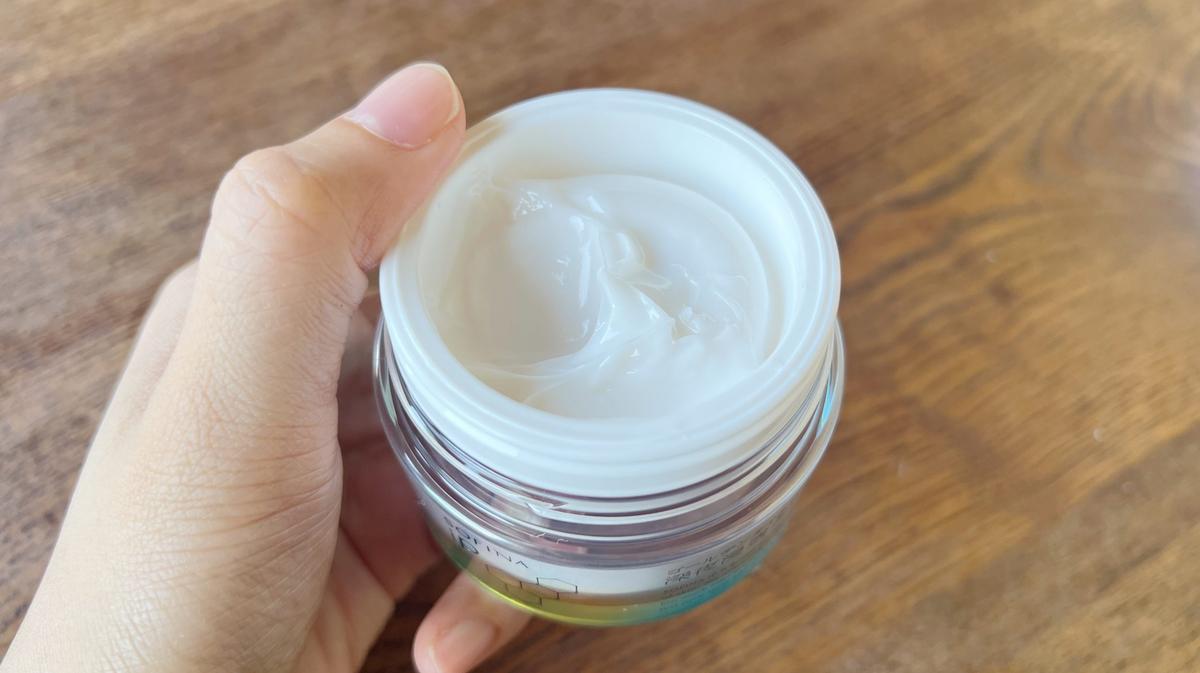薬局で買える「深夜浸透クリーム」で寝ている間に集中ケア。この濃密さ