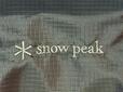 フロントには「snow peak」のロゴ刺繍入りで、さりげないアクセントになっています♪