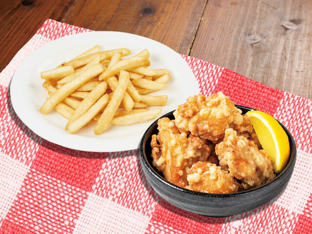 「唐揚げ、フライドポテト」【トマオニの「ステーキ＆ハンバーグ食べ放題」】