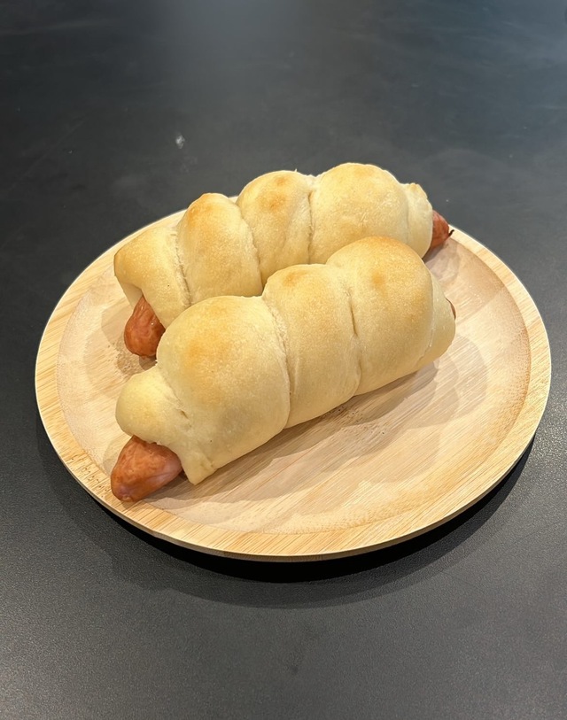 ファイターズ応援企画「限定パン」：東京べーぐる　べーぐり「シャウエッセン®ベーグルロール」