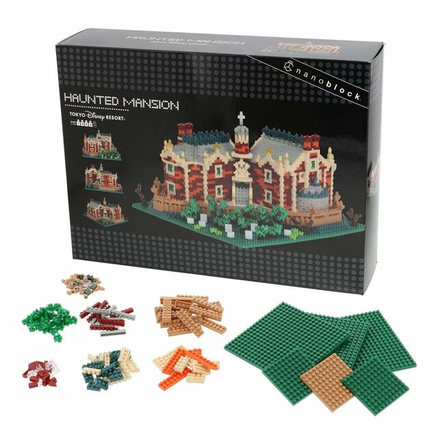 ミニブロック〈ナノブロック〉 12,000円｜サイズ：（組み立てた状態）縦約20×横約20×高さ約13cm｜東京ディズニーリゾート「ディズニーストーリービヨンド」グッズ｜販売店舗：東京ディズニーランド「キングダム・トレジャー」｜発売日：2023年1月26日（木）