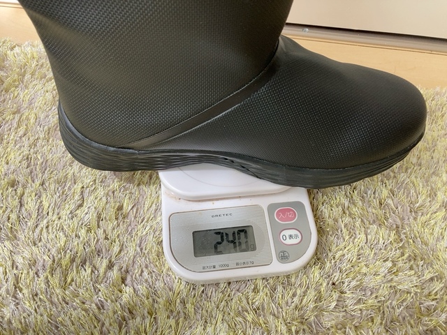 【ワークマン 防水フィールドブーツ】ブラックのMサイズを購入。片足わずか240gととても軽い!