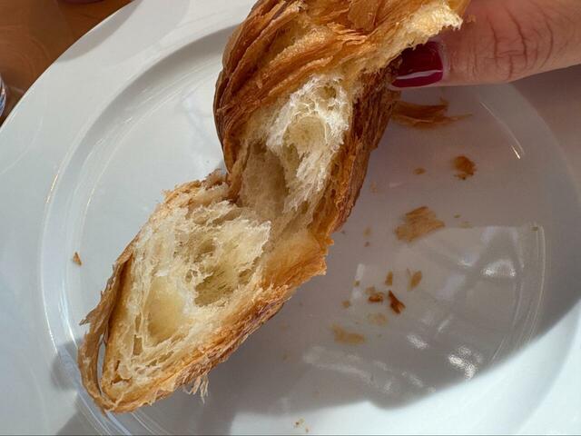 【カフェトスカ モーニングブッフェ】クロワッサンの断面サクふわ！ホテル内の工房で焼いたこだわりの味！