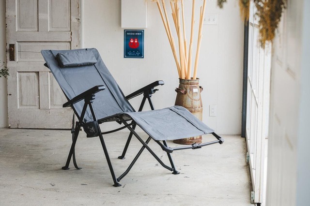 【QUICKCAMP リクライニングチェア】無段階調整可能なリクライニング機能