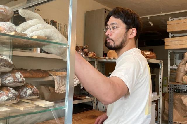 パン職人であり、料理も作る西野文也さん