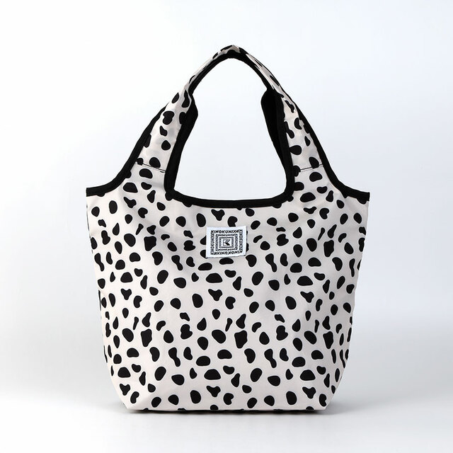 【紀ノ国屋 まとまる保冷バッグS】ダルメシアン／もう片面はコーディネートのアクセントになるアニマル柄！