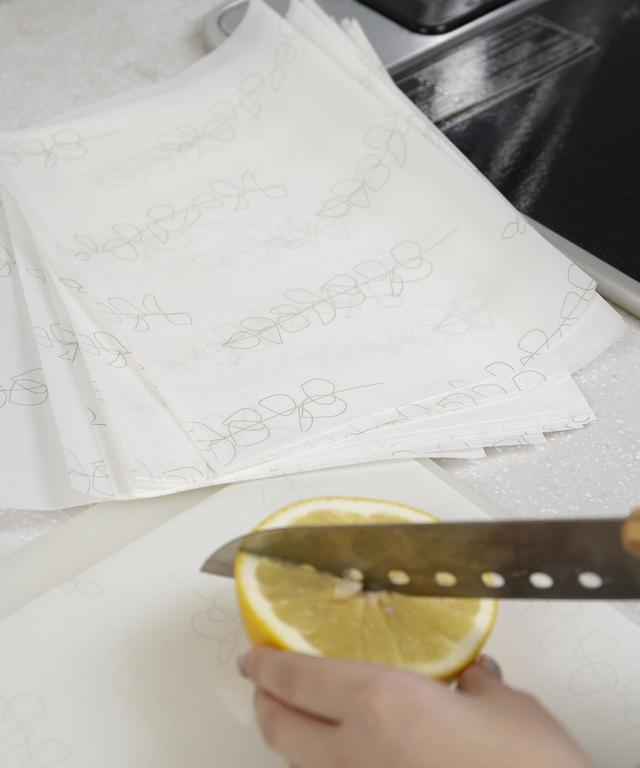 5位「汚れ防止まな板シート」330円(税込)