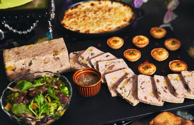 ホテル インターコンチネンタル 東京ベイ「ヴィランズたちのツイステッドゴシックパーティー ～Taste of autumn～」