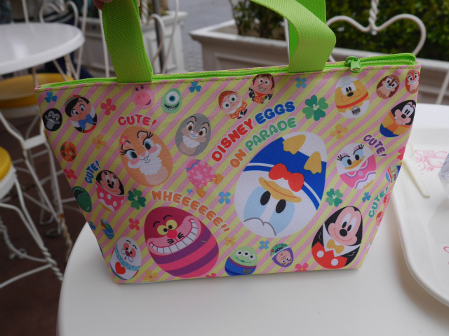 11 スペシャルセット、スーベニアランチケース(裏)/東京ディズニーランド&東京ディズニーシー「ディズニー・イースター2015」©Disney