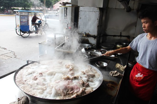 四川料理食べ歩きツアー