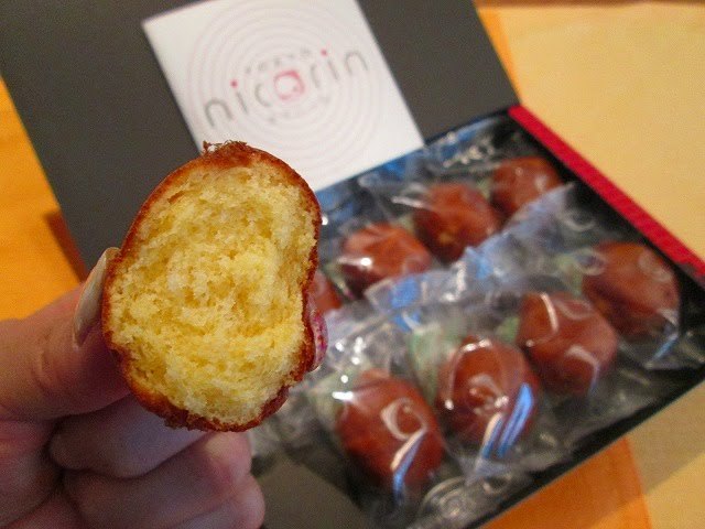 東京駅手みやげ：東京にこ鈴　人形焼き　断面アップ