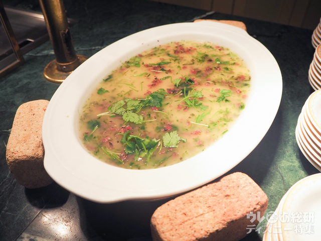 東京ディズニーリゾート35周年“Happiest Celebration!”グランドフィナーレブッフェ|東京ディズニーランドホテル「シャーウッドガーデン・レストラン」東京ディズニーリゾート35周年“Happiest Celebration!”グランドフィナーレブッフェ|東京ディズニーランドホテル「シャーウッドガーデン・レストラン」