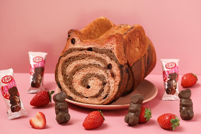 「ねこねこ食パン loves ハートフルベアー」