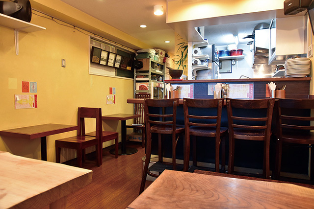 京橋屋カレー（京橋）　内観