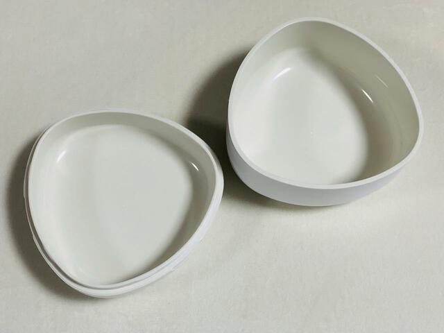 中は白地で、余計な装飾はなく洗いやすいです!