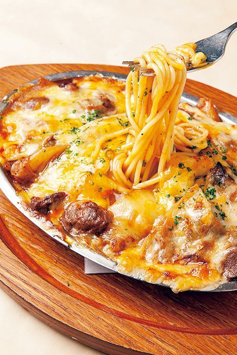 創作洋食／新富町「蜂の子」の「たまレバ」930円