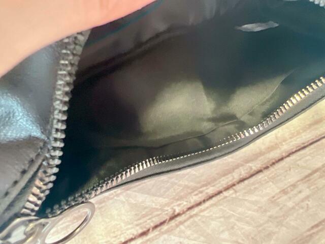 内側にはポケットがひとつ