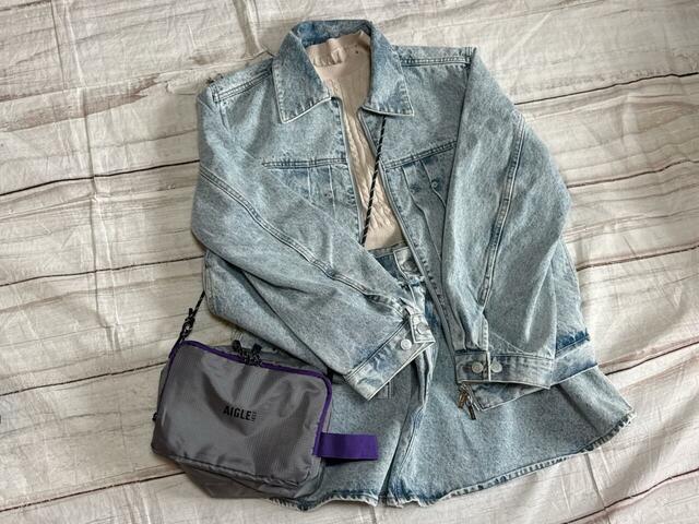 デニムのセットアップに合わせてとことんカジュアルに！