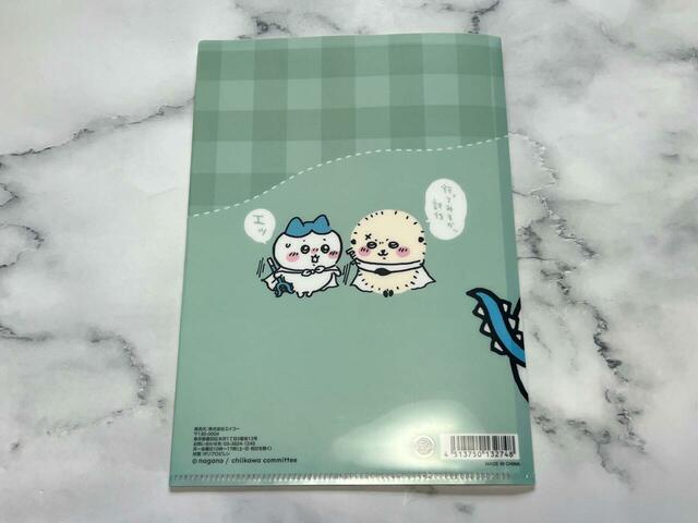 裏面にもイラスト入り！