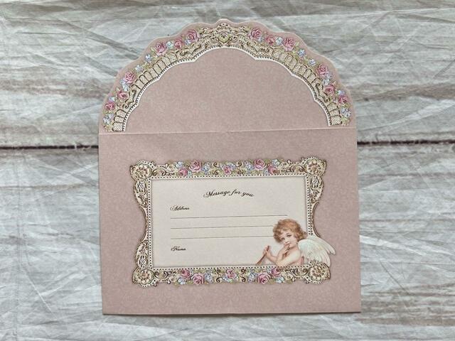 美しい花の額縁と天使のイラストがかわいい…！