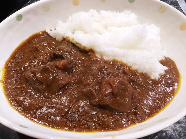 A5等級の肉がゴロゴロ入った特製カレー。