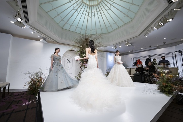 「ST」新作ウェディングドレス