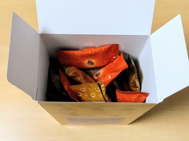 【ゴディバジャパン ゴディバ マスターピース ミルクアソートメント 360g 1988円】個包装されているので、配付用にもぴったり