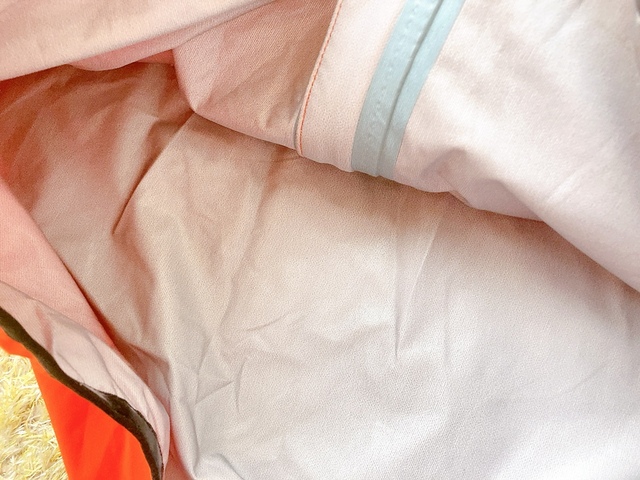 【ワークマン イナレムストレッチレインスーツ】裏の縫い目は加工されていて水の侵入を防ぎます