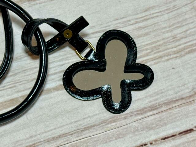 背面のミラーは歪みなどもなくクオリティ◎