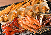 「海鮮浜焼き」<期間:2025年9月1日〜30日>【海の幸盛り放題の海鮮丼もジンギスカンもラクレットチーズも贅沢に食べ放題!神戸ポートタワーホテルで「北海道大収穫祭」スタート!】
