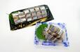 【角上魚類の刺身・寿司・惣菜ランキング 4位】「さんま刺身」1パック　（左）大 500円（税込）、（右）小 350円（税込）