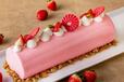 「苺とピスタチオのムース」＜期間：2026年1月7日～4月30日＞【“断面美”ミルフィーユやフレジエが登場！苺がきらめく「横浜ベイシェラトンのナイトスイーツブッフェ」】