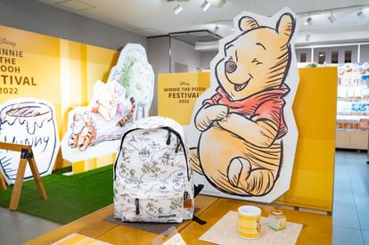 銀座三越×くまのプーさん】“激かわ限定グッズ”大集合♪ 人気ブランド