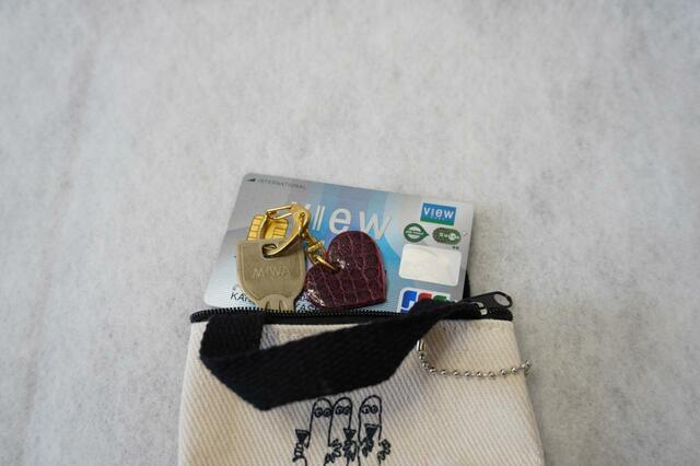 『GLOW（グロー）2023年5月号』【特別付録：MOOMIN（ムーミン）バッグ型が可愛いポーチ3点セット】小サイズはICカードや鍵などの小物類を入れられる