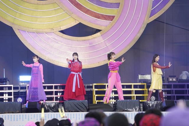 ももいろクローバーZ「ももクロ 春の一大事2022 ~笑顔のチカラ つなげるオモイ in 楢葉・広野・浪江 三町合同大会~」 撮影:上飯坂一