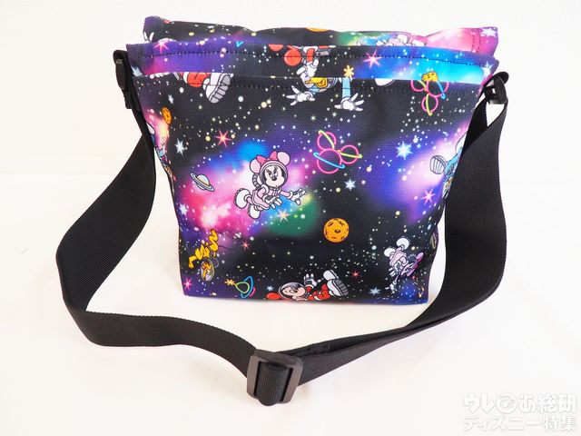 東京ディズニーリゾート|宇宙柄ショルダーバッグ¥3,900後ろ側