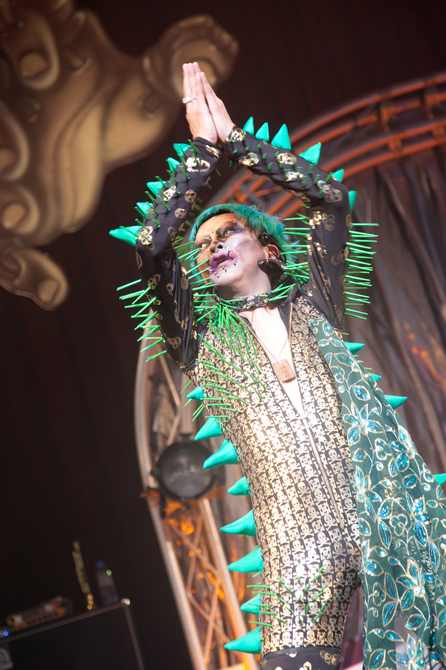 えんそく・ミド(B) 撮影・さわきみのり