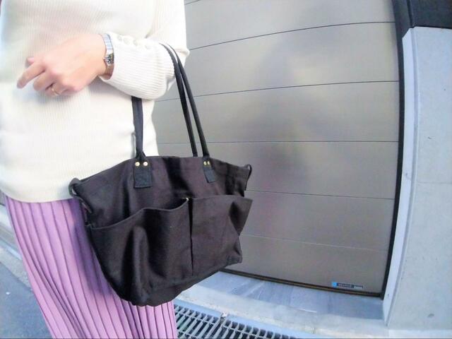【ニトリ マルチポケットトートバッグ 】ひじ掛けしたときのバランス良し