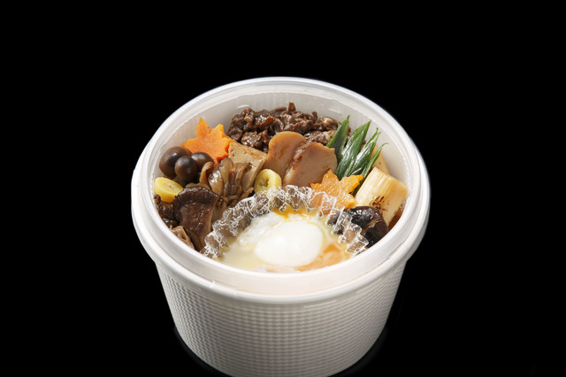 ＜下鴨茶寮＞茸と牛肉のすき焼き風丼