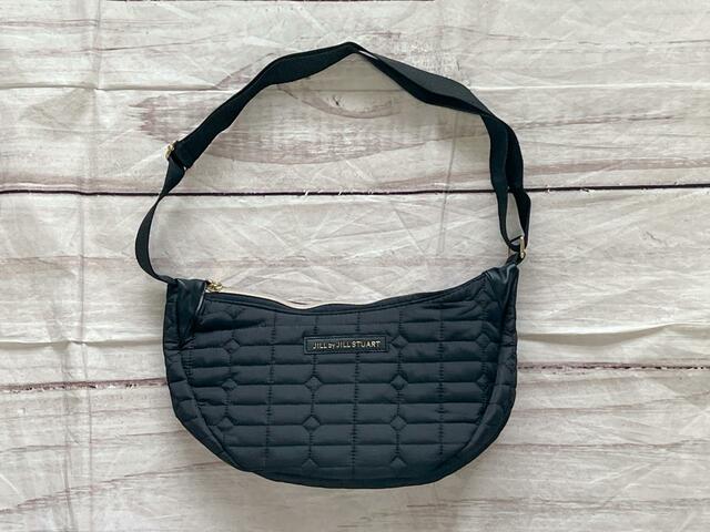 キルティング素材がかわいいショルダーバッグ♪