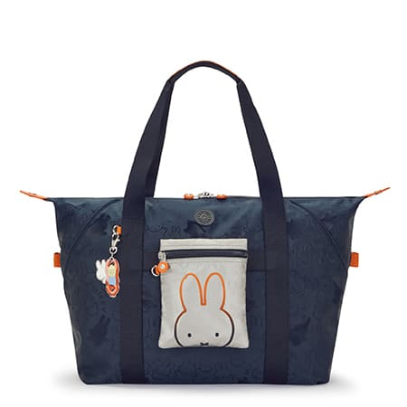 【Kipling x miffyコレクション】アイコニックバッグ「アートエム」にはフォンバッグの「アフィア」を装着可能