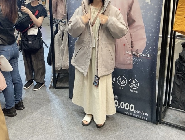 【ワークマン XShelter断熱レディース防水ウォームアウター】カラーはグレージュ、ピンク、ブラックがあります